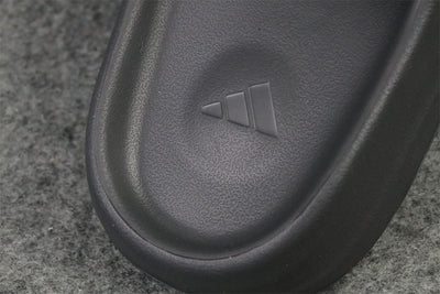 Yeezy Slides 'Onyx'
