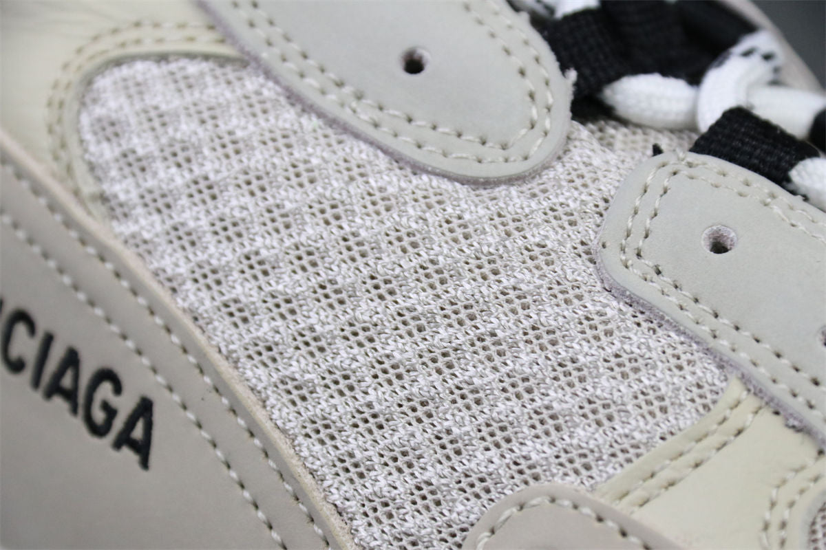 Triple S Sneaker 'Vanille'