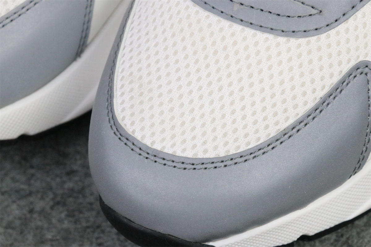 B22 'White Grey'
