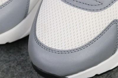 B22 'White Grey'