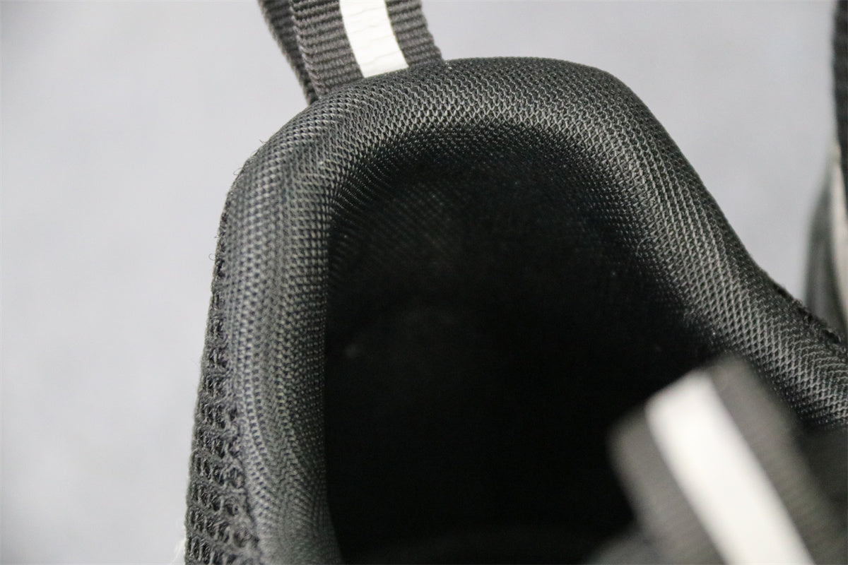 B22 'Black Volt'