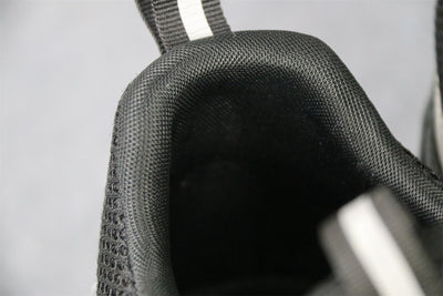 B22 'Black Volt'