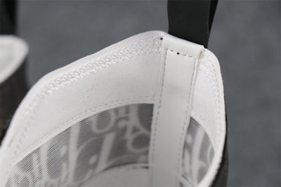B23 High 'Oblique - Black White'