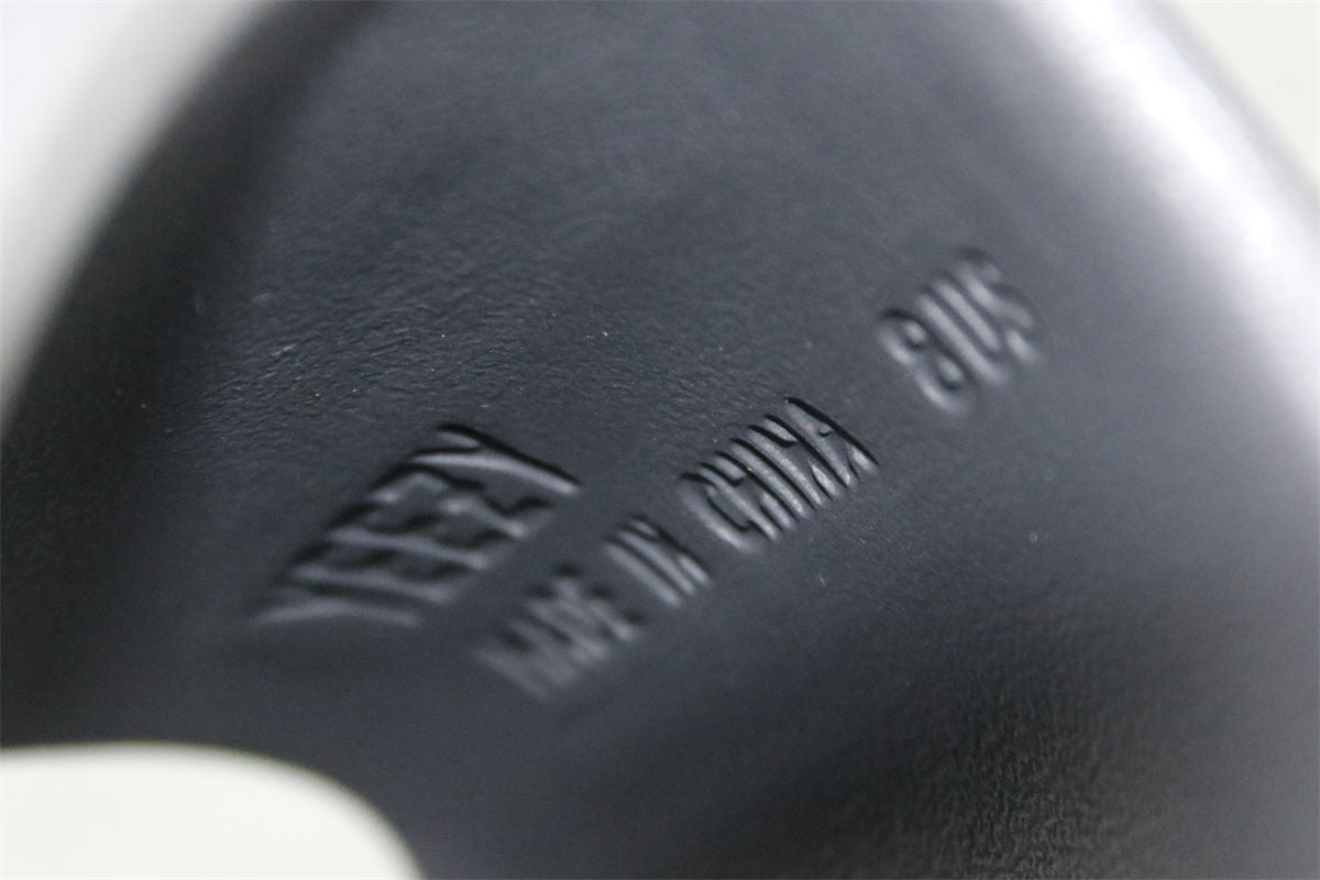 Yeezy Slides 'Onyx'