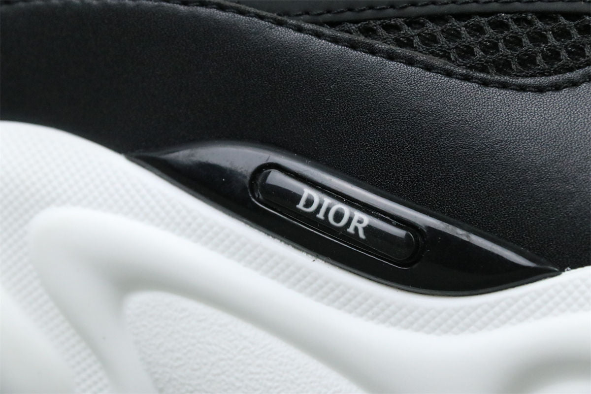 B22 'Black White'