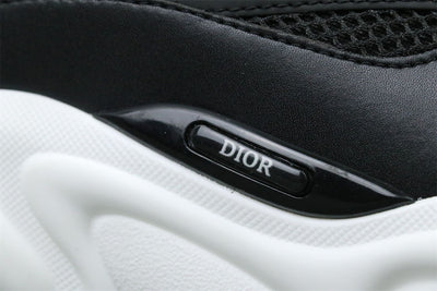 B22 'Black White'