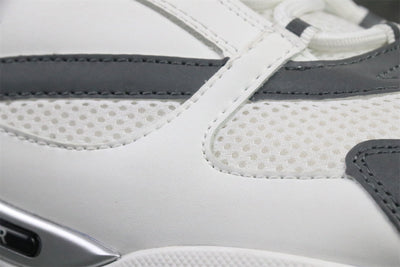 B22 'White Grey'