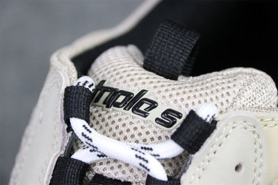 Triple S Sneaker 'Vanille'