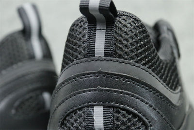 B22 'Black White'