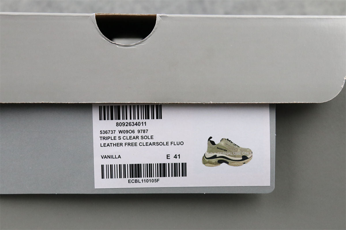 Triple S Sneaker 'Vanille'