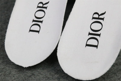B22 'White Grey'