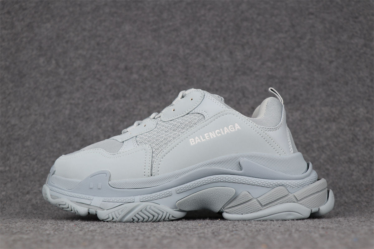 Wmns Triple S Sneaker 'Pale Blue'