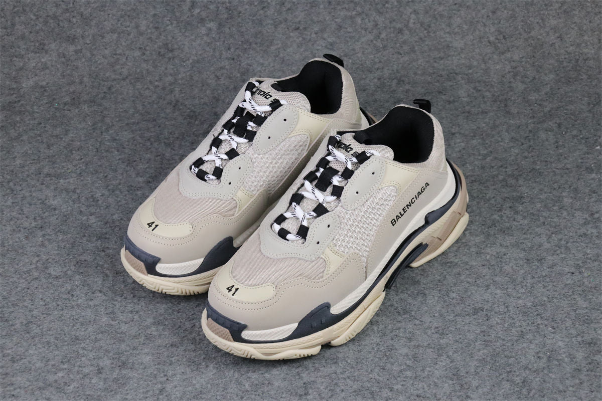 Triple S Sneaker 'Vanille'