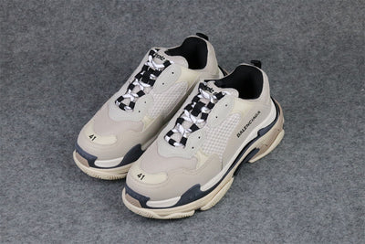 Triple S Sneaker 'Vanille'
