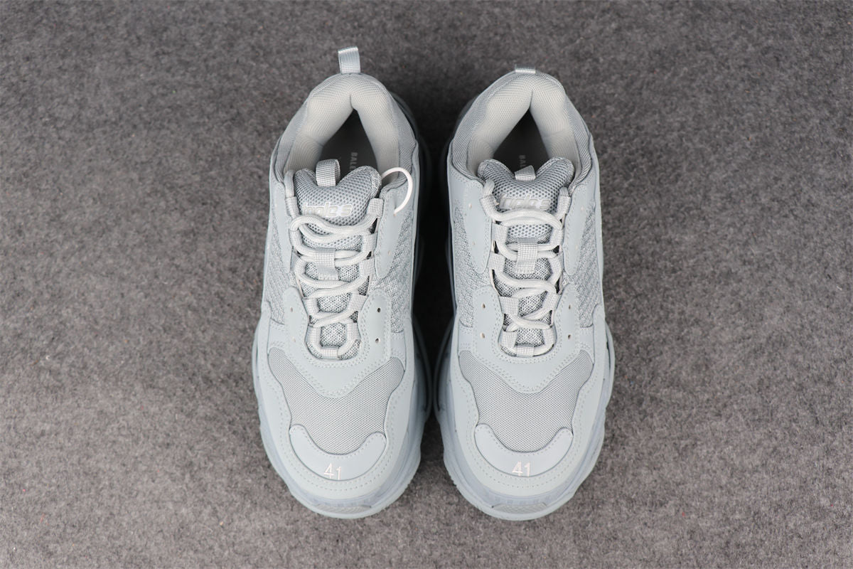 Wmns Triple S Sneaker 'Pale Blue'