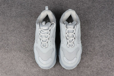 Wmns Triple S Sneaker 'Pale Blue'