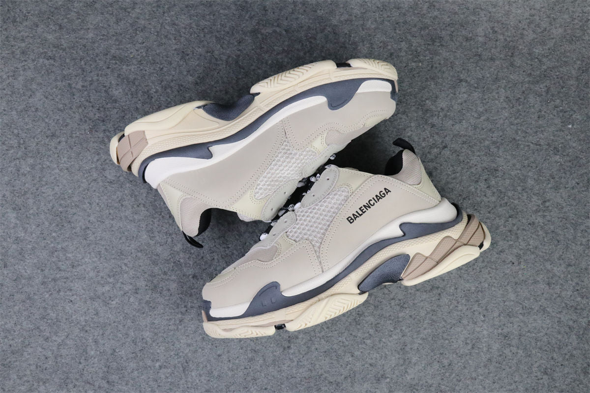 Triple S Sneaker 'Vanille'