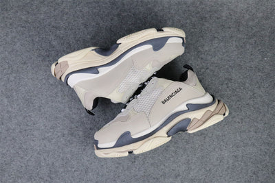 Triple S Sneaker 'Vanille'