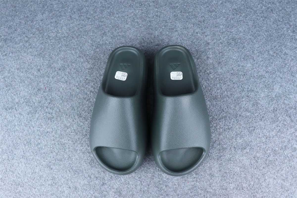 Yeezy Slides 'Granite'