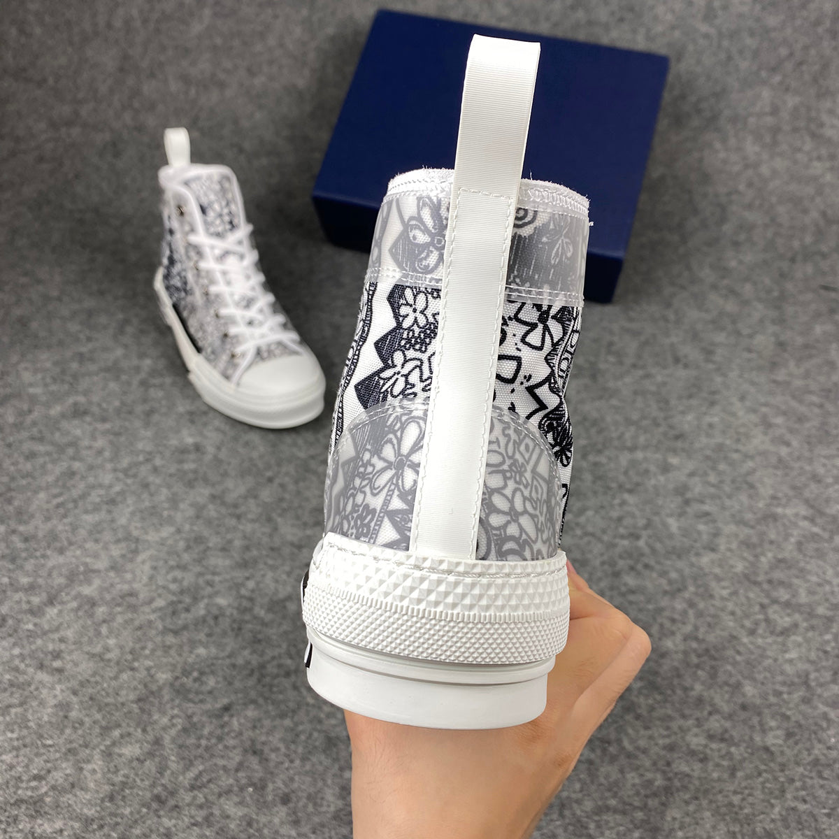 B23 High 'Shawn Embroidery'