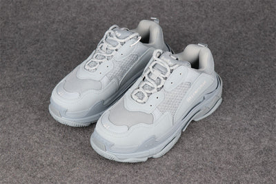 Wmns Triple S Sneaker 'Pale Blue'