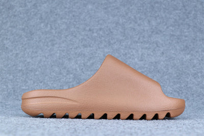 Yeezy Slides 'Flax'