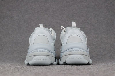 Wmns Triple S Sneaker 'Pale Blue'