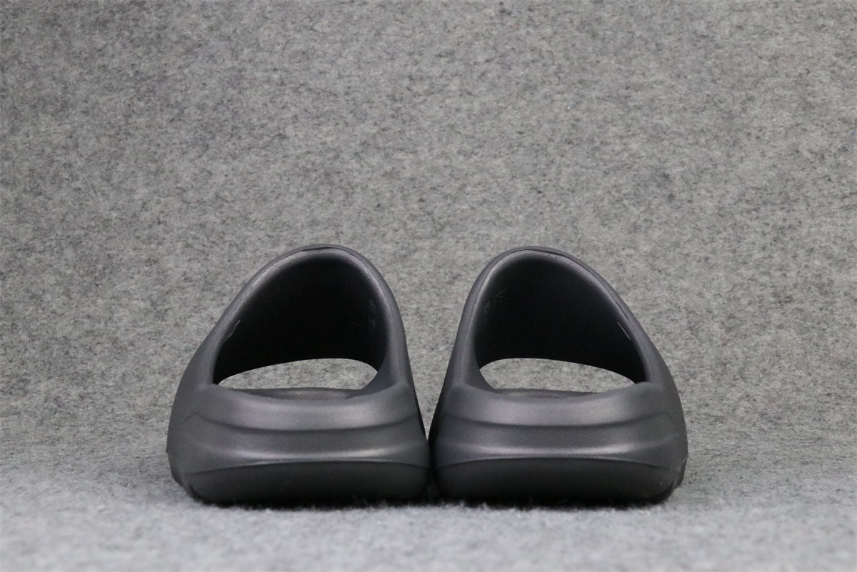 Yeezy Slides 'Onyx'