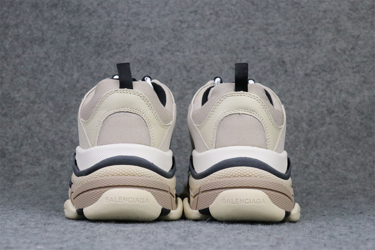 Triple S Sneaker 'Vanille'