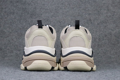 Triple S Sneaker 'Vanille'