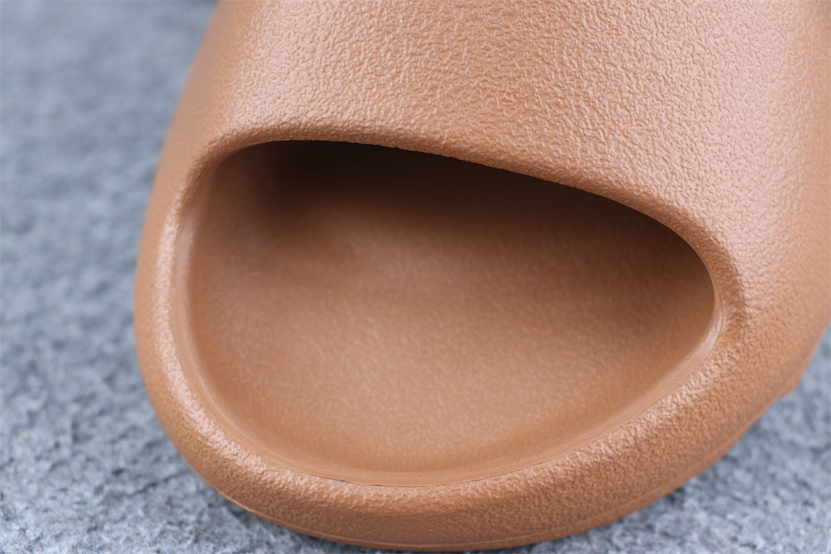 Yeezy Slides 'Flax'