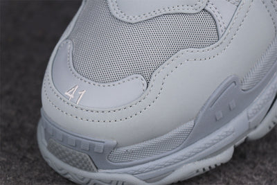 Wmns Triple S Sneaker 'Pale Blue'