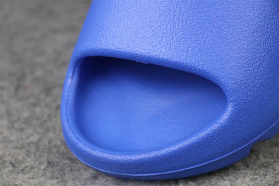 Yeezy Slides 'Azure'
