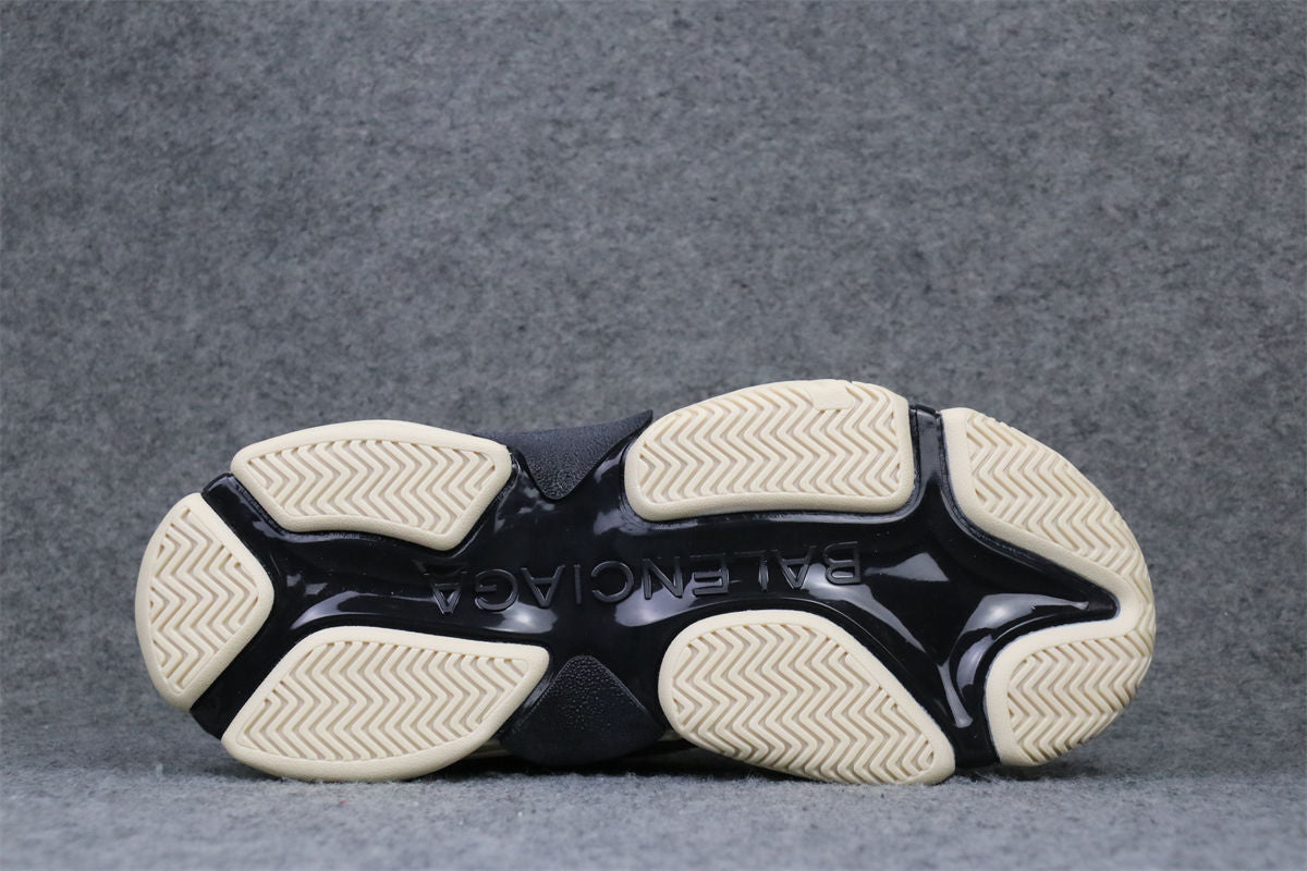 Triple S Sneaker 'Vanille'