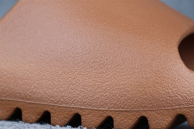 Yeezy Slides 'Flax'