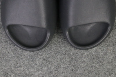 Yeezy Slides 'Onyx'