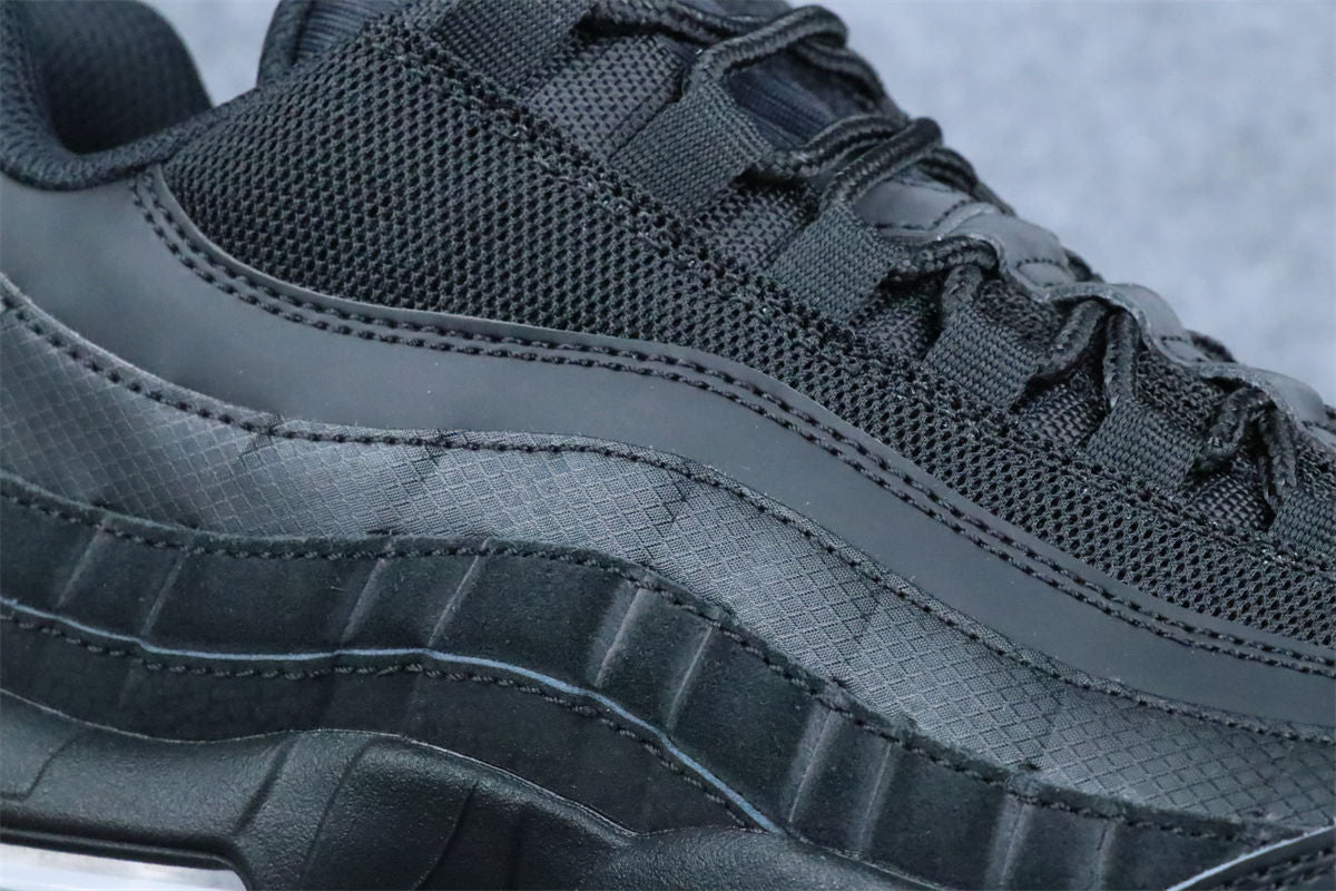 Air Max 95 Essential 'Triple Black'