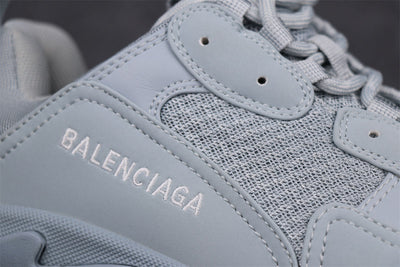Wmns Triple S Sneaker 'Pale Blue'