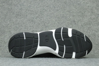 B22 'Black White'