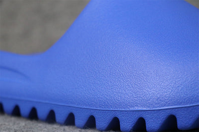 Yeezy Slides 'Azure'
