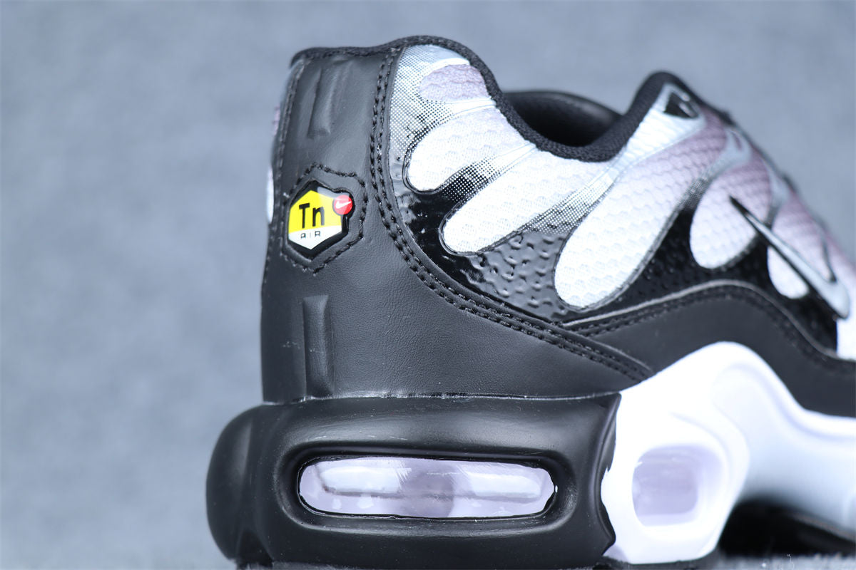 Air Max Plus 'Black Metallic Silver'