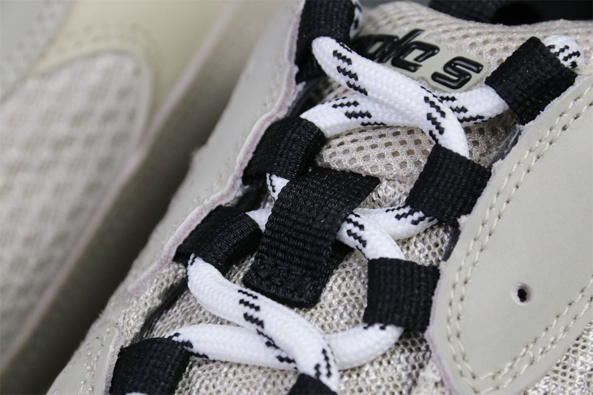 Triple S Sneaker 'Vanille'