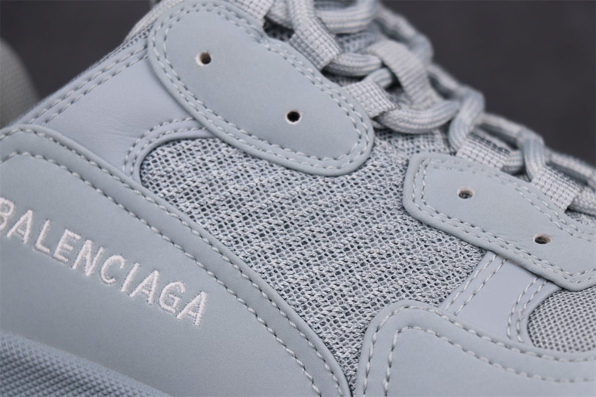 Wmns Triple S Sneaker 'Pale Blue'