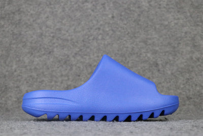 Yeezy Slides 'Azure'
