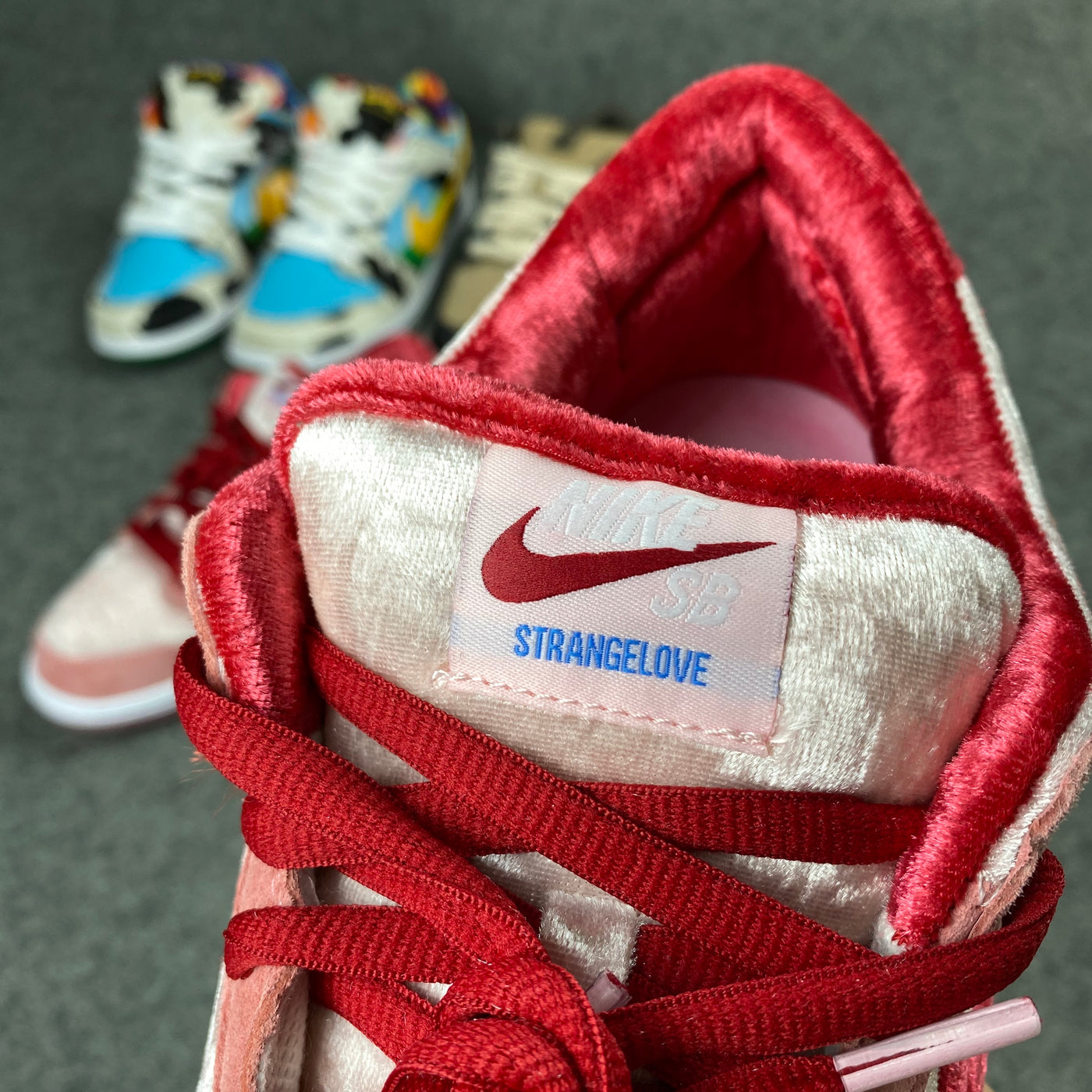 StrangeLove x Dunk Low SB 'Saint-Valentin'