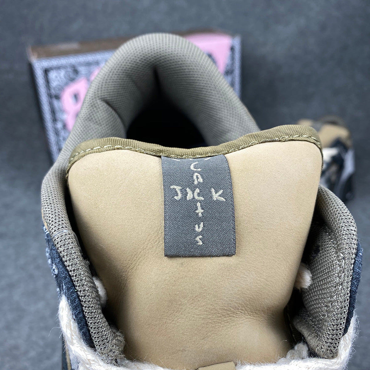 Travis Scott x Dunk Low Premium QS SB 'Cactus Jack' (Boîte spéciale)