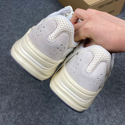 Adidas Yeezy Boost 700 'Analogique'