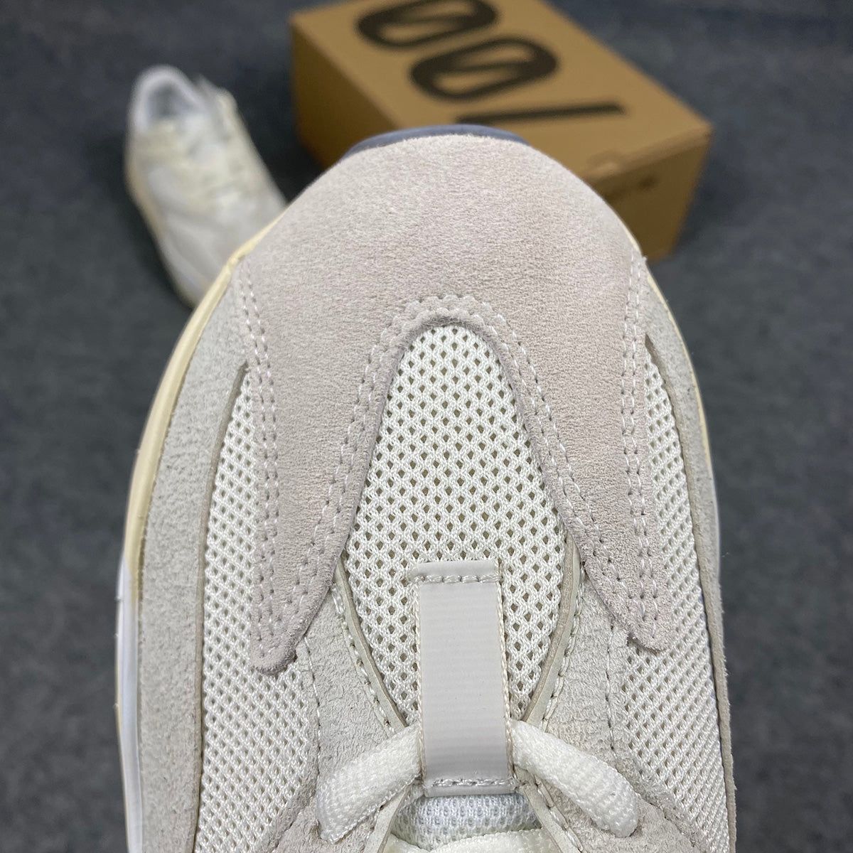 Adidas Yeezy Boost 700 'Analogique'