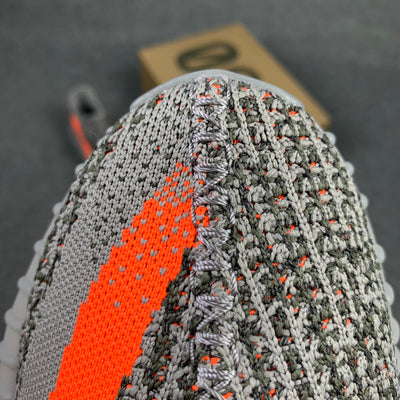 Yeezy Boost 350 V2 « Beluga réfléchissant »