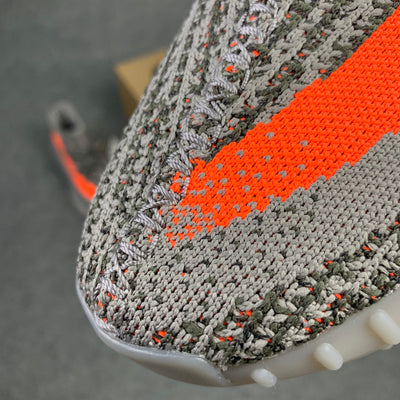 Yeezy Boost 350 V2 « Beluga réfléchissant »